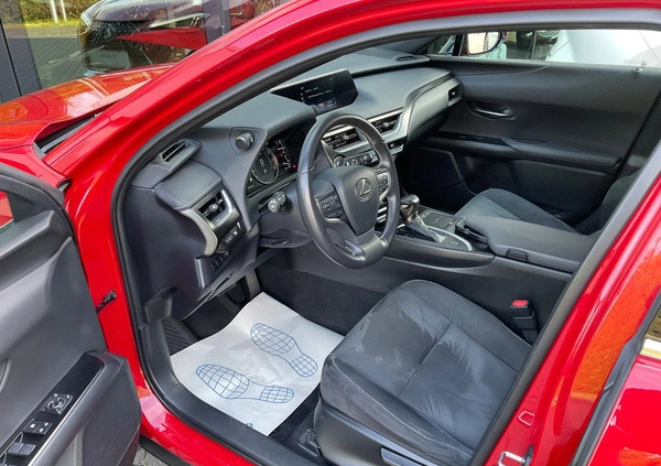 Lexus UX cena 129900 przebieg: 30760, rok produkcji 2020 z Kraków małe 466